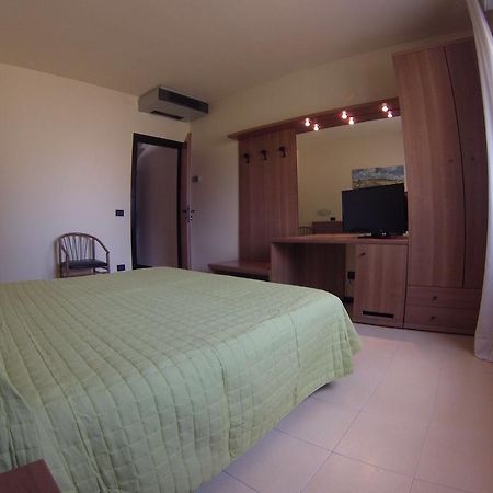 Hotel Italia أُكْيوبيلّو المظهر الخارجي الصورة