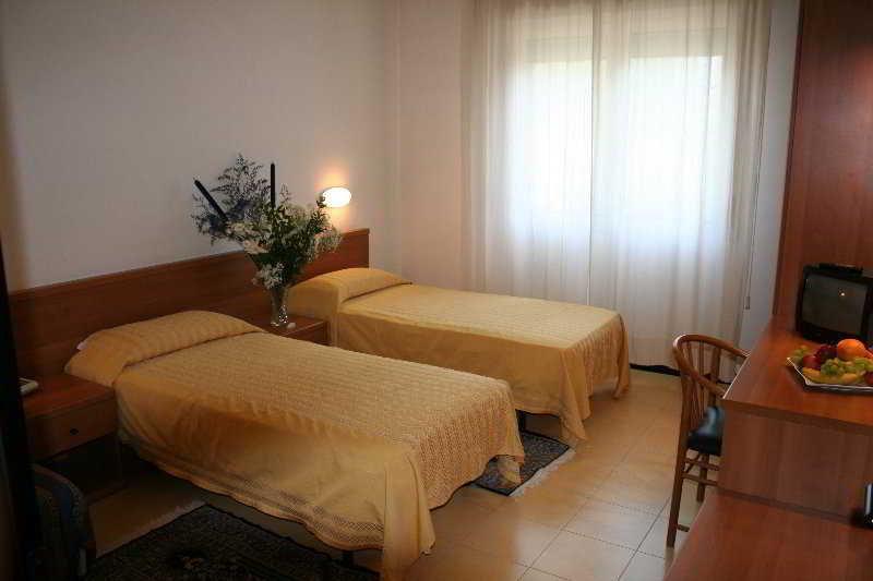 Hotel Italia أُكْيوبيلّو المظهر الخارجي الصورة