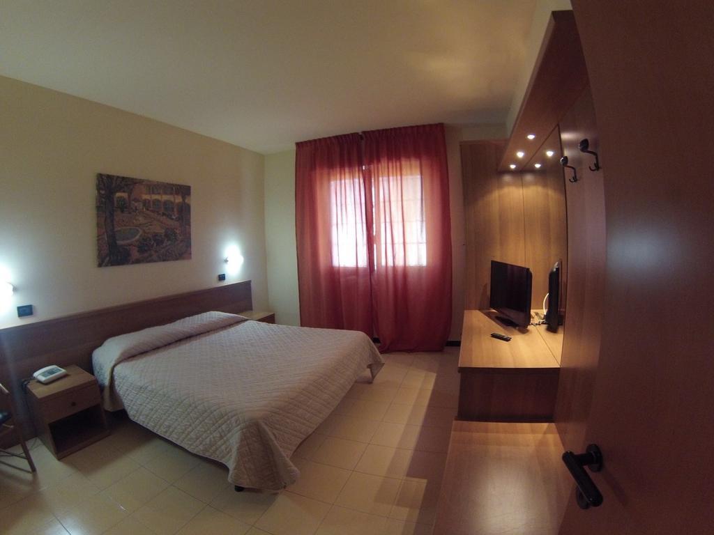 Hotel Italia أُكْيوبيلّو المظهر الخارجي الصورة