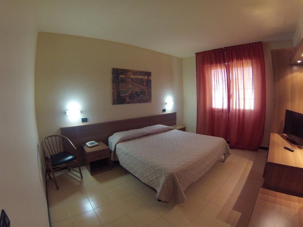 Hotel Italia أُكْيوبيلّو المظهر الخارجي الصورة