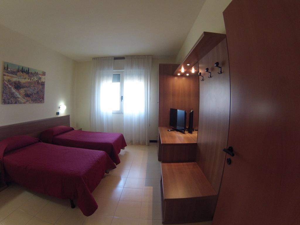 Hotel Italia أُكْيوبيلّو المظهر الخارجي الصورة