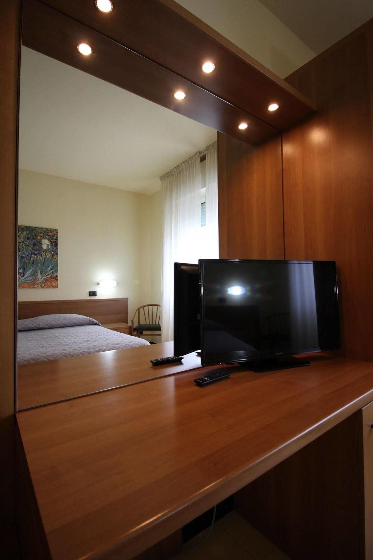 Hotel Italia أُكْيوبيلّو المظهر الخارجي الصورة