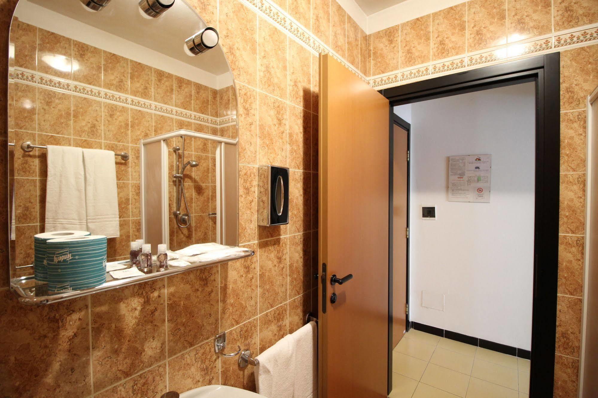 Hotel Italia أُكْيوبيلّو المظهر الخارجي الصورة