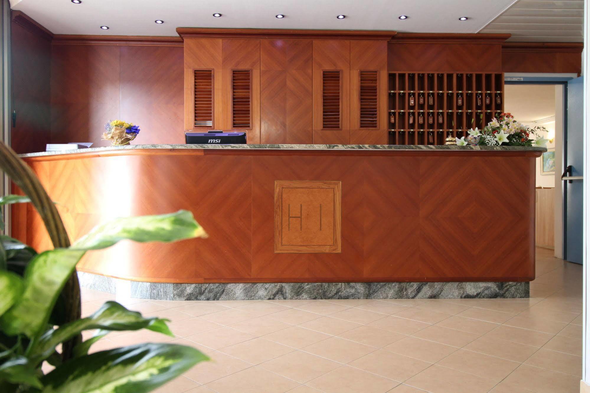 Hotel Italia أُكْيوبيلّو المظهر الخارجي الصورة